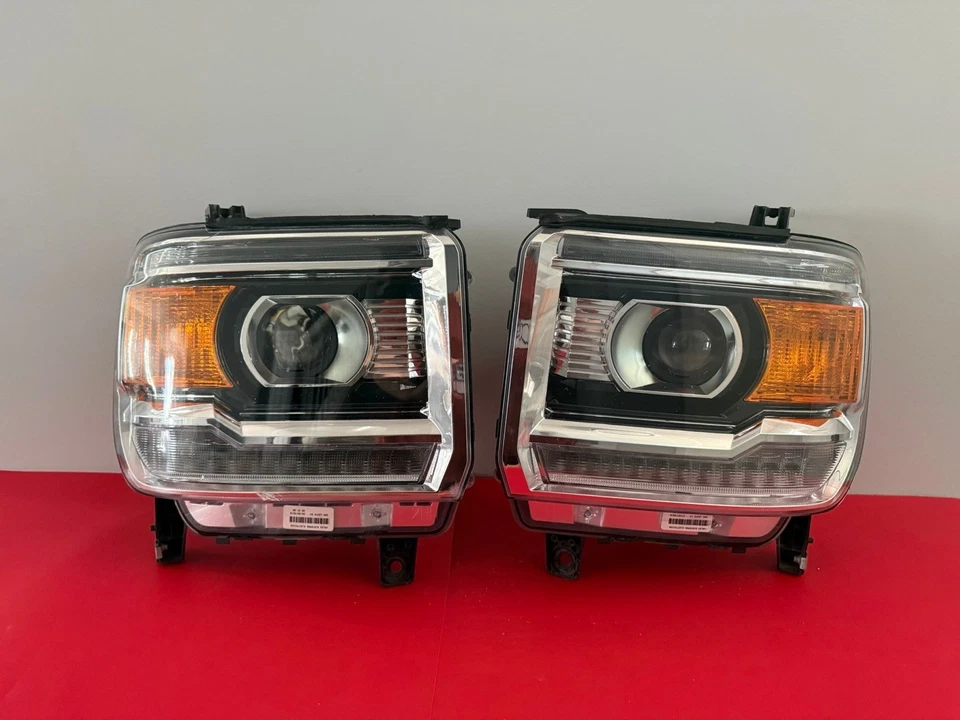 GMC Sierra 2500 3500 HD 2016-2019 juego de faros de xenón HID derecho e izquierdo OEM 786 Foto 2 de 4