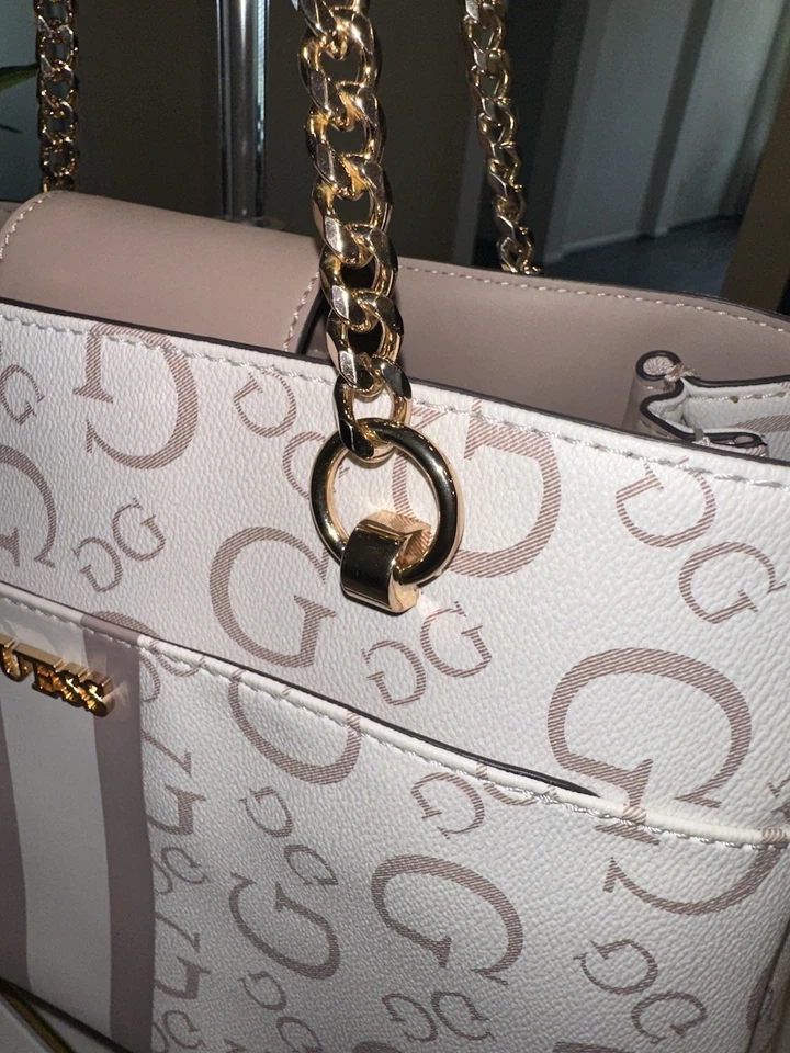 Bolso de Mano Guess G Estampado de Logotipo con Correas de Cadena en Color Rosa ¡NUEVO! Etiquetas WO Foto 4 de 4