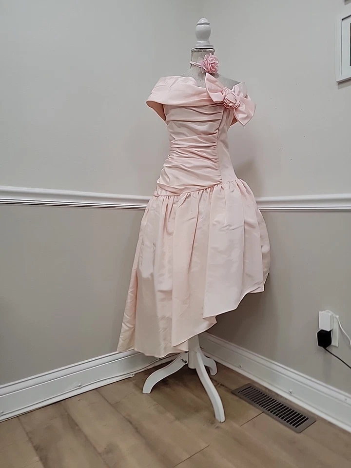 Jessica McClintock Vestido Tafetán Rosa Fuera del Hombro, Fiesta, Vintage, Años 80’s Foto 3 de 4