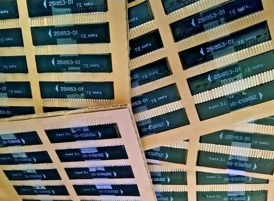 Commodore  251853-01 Hybrid-IC