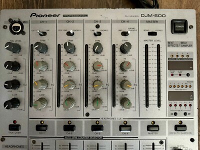 Pioneer DJM-600 Professional DJ Mixer 4-channel Silver 2000 Pioneer DJM-600 Professional DJ Mixer 4-channel Silver 2000