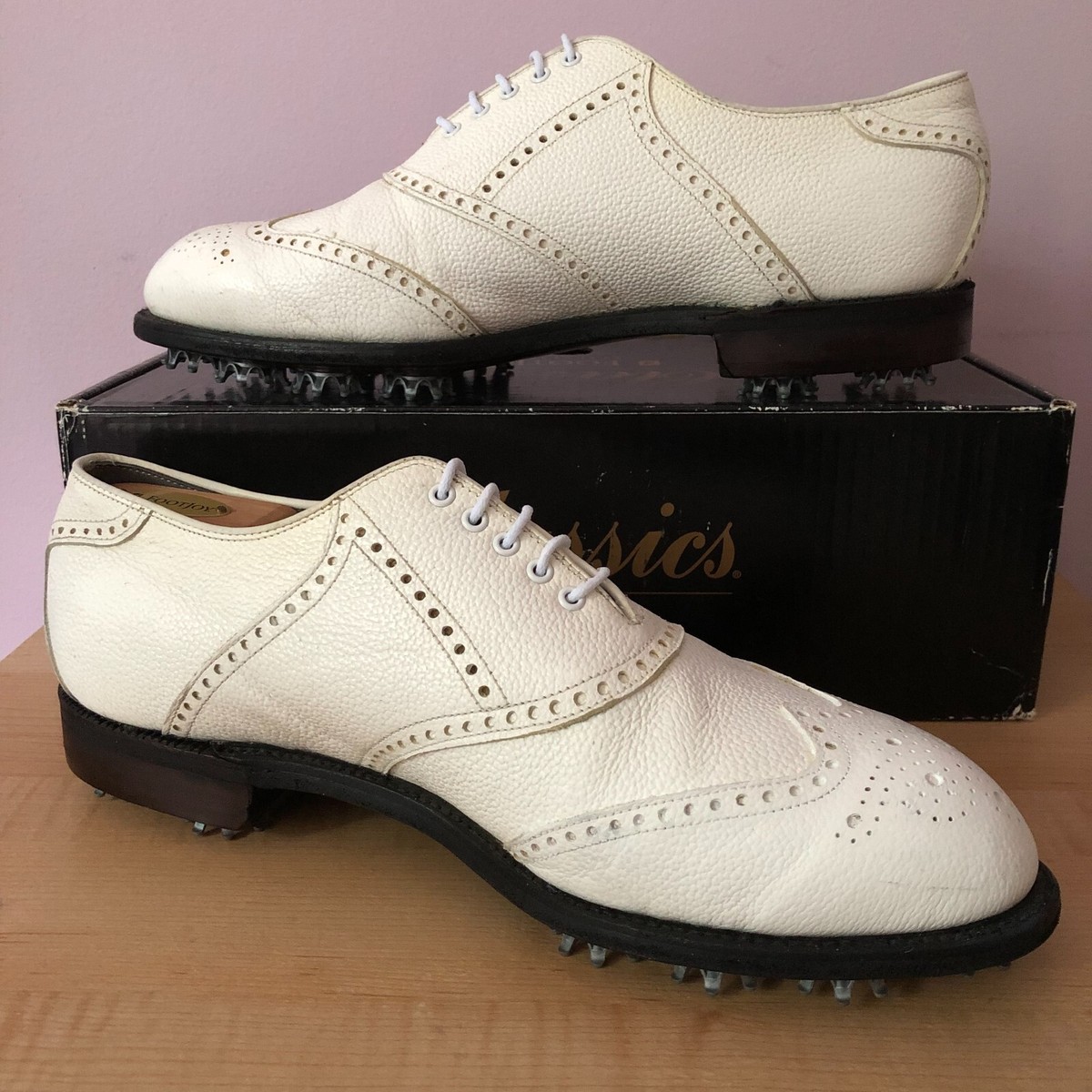 FootJoy Classic ゴルフシューズ ホワイト　本革 NEW FootJoy Classics White pebble Leather brogue kiltie golf shoes