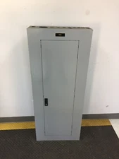 GE 200 AMP 208/120 VOLT 3 PHASE 42 CIRCUIT MAIN BREAKER PANEL..P-1212