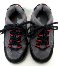 Munchkin by Stride Rite Toddler Boy Athletic Sneaker Shoe Gray/ Black Sz. 5 1/2