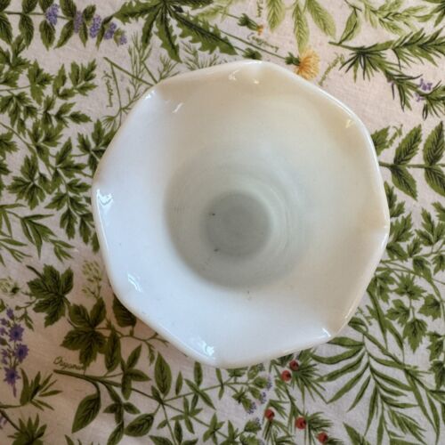 Vintage (1960’s) Hazel Atlas Milk Glass 5.75” Vase. Ruffle Top. Starburst Design - Picture 5 of 13