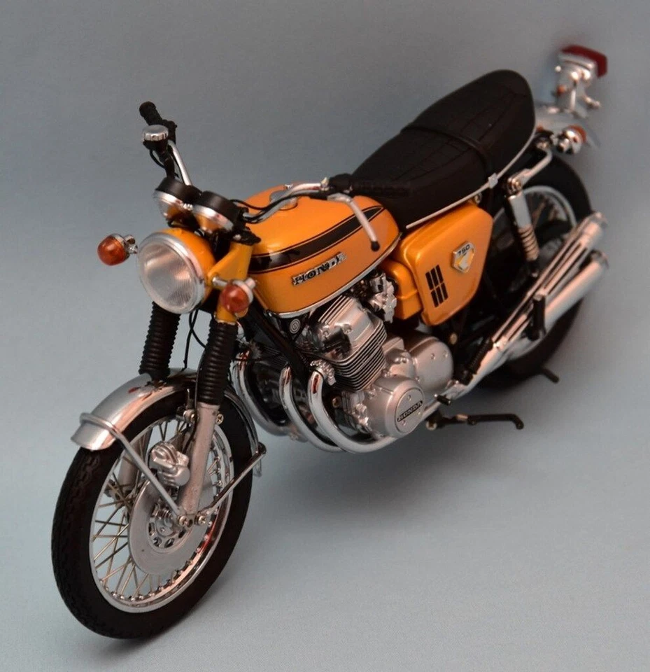 Motocicleta Paul's Model Art 1/12 Minichamps Honda CB750 K0 1968-78 Candy Gold Foto 4 de 4