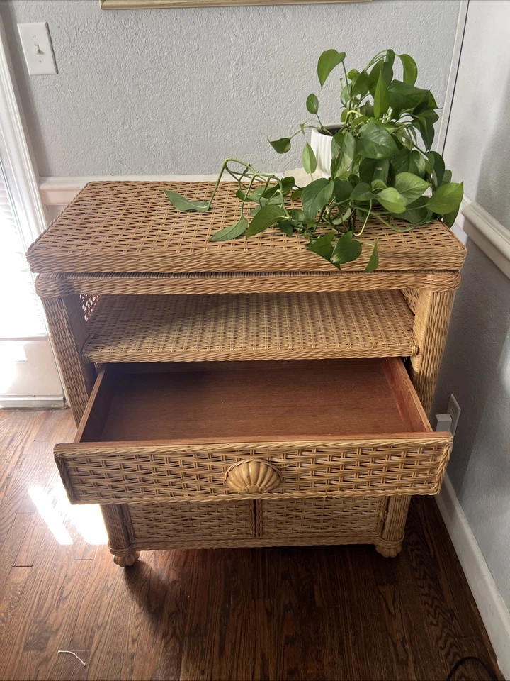 Винтажный прибрежный тканый ротанговый приставной столик с ящиком для хранения и полкой натуральный - Изображение 4 из 4