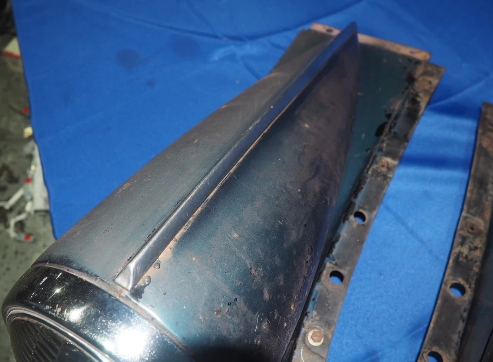 Par de faros delanteros izquierdo y derecho Cadillac 1940 con cubo y montaje OEM ¡Buen estado! Foto 4 de 4