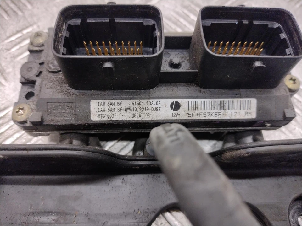 Ducati Monster S2R 800 2005 ecu/CDI Foto 3 de 4