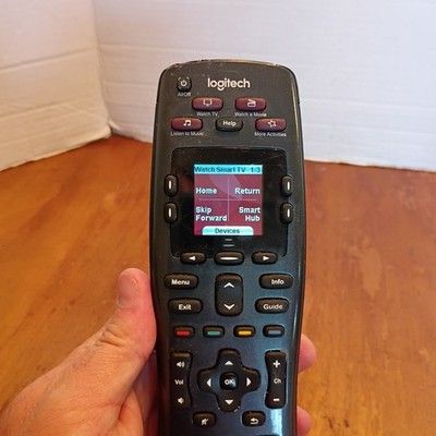 Logitech Harmony 700 Universal Remote Control Black Wireless Rechargeable AV