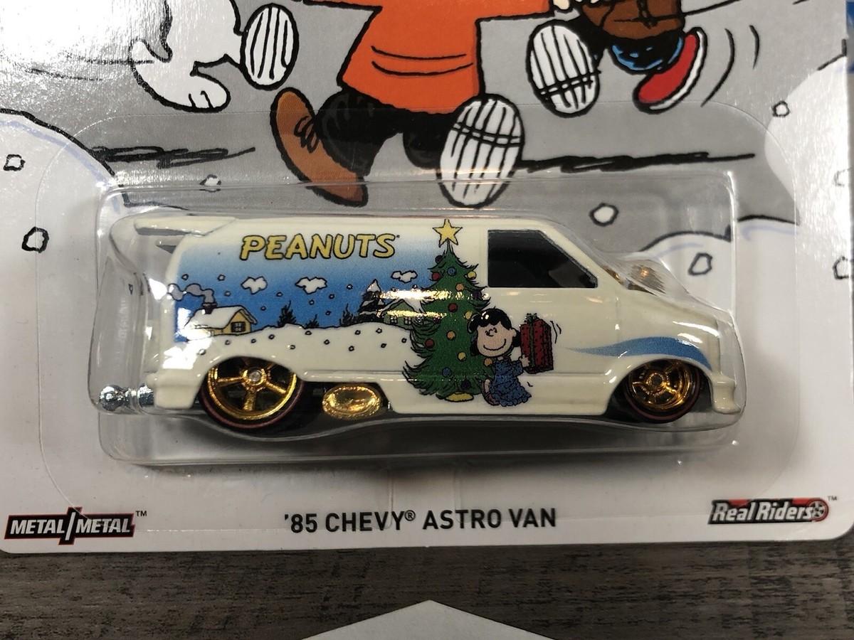 4 Hot Wheels Peanuts 85 Chevy Astro Van Greenbrier Sport Wagon 66