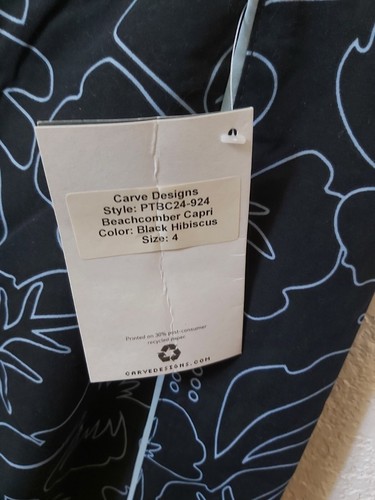 NWT CARVE DESIGNS Beachcomber Capri Pants Black Hibiscus Size 4 - Picture 2 of 6