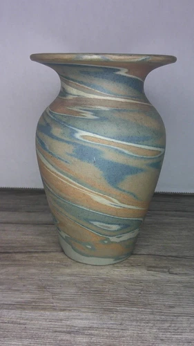 Niloak Pottery vase famous swirl pattern of Niloak 5" high beautiful colors Z104