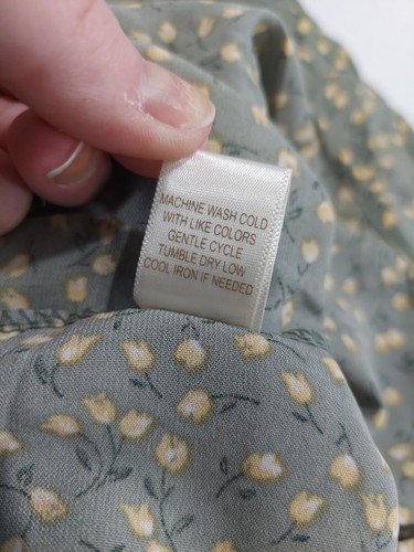 NUOVO mini abito Liberty Love verde smocked taglia M a strati Ditsy fiori boho nuovo con etichette - Foto 10 di 14