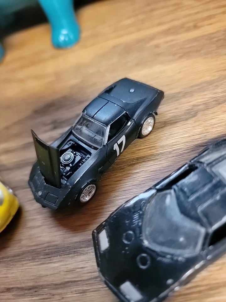 Lote de 4 corvetas vintage Johnny Lightning de metal fundido - Imagem 4 de 4