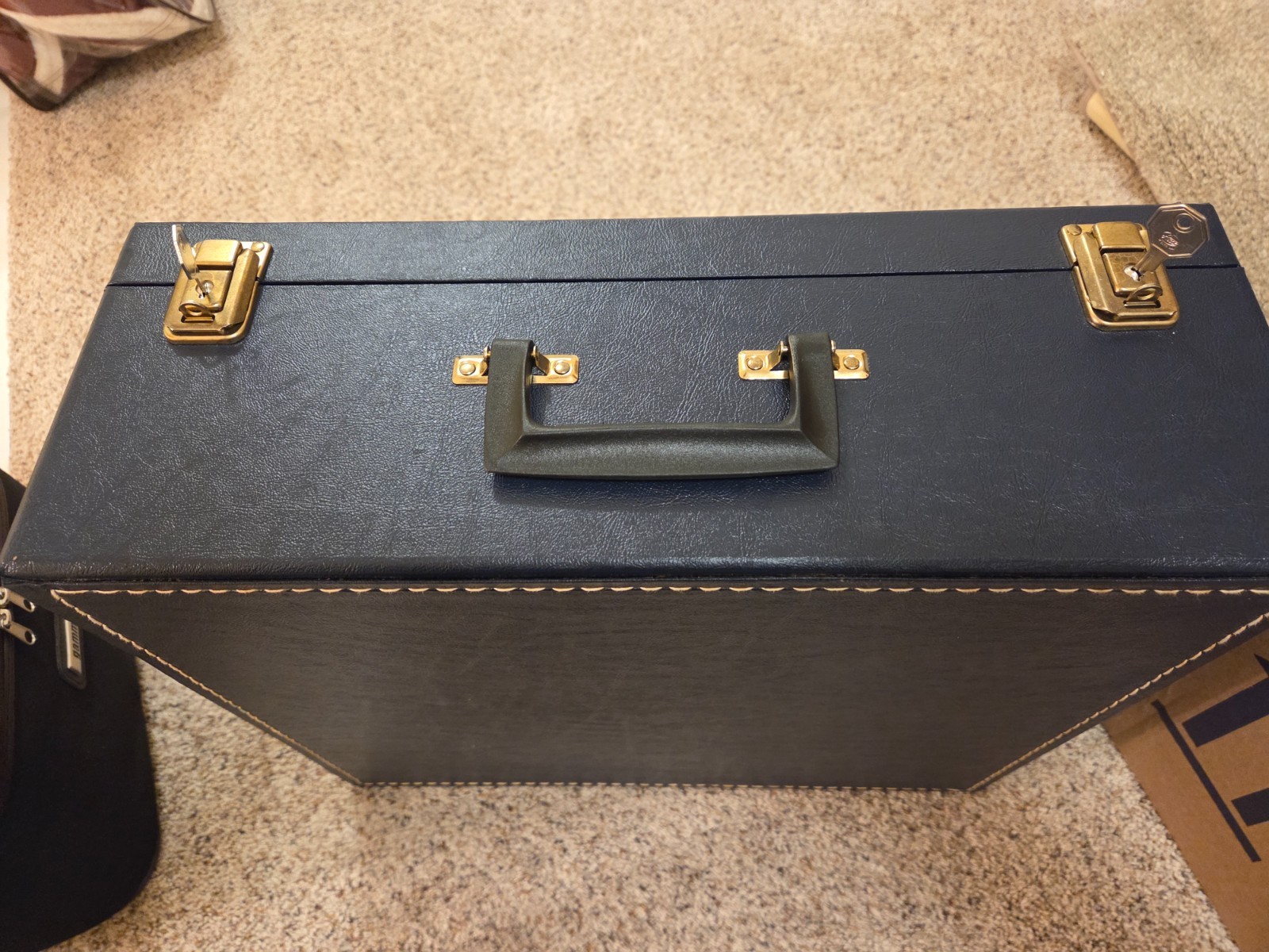 CITY LIGHTS DURATEX LOCKING SALON/BARBER ATTACHE CASE EXTRA 