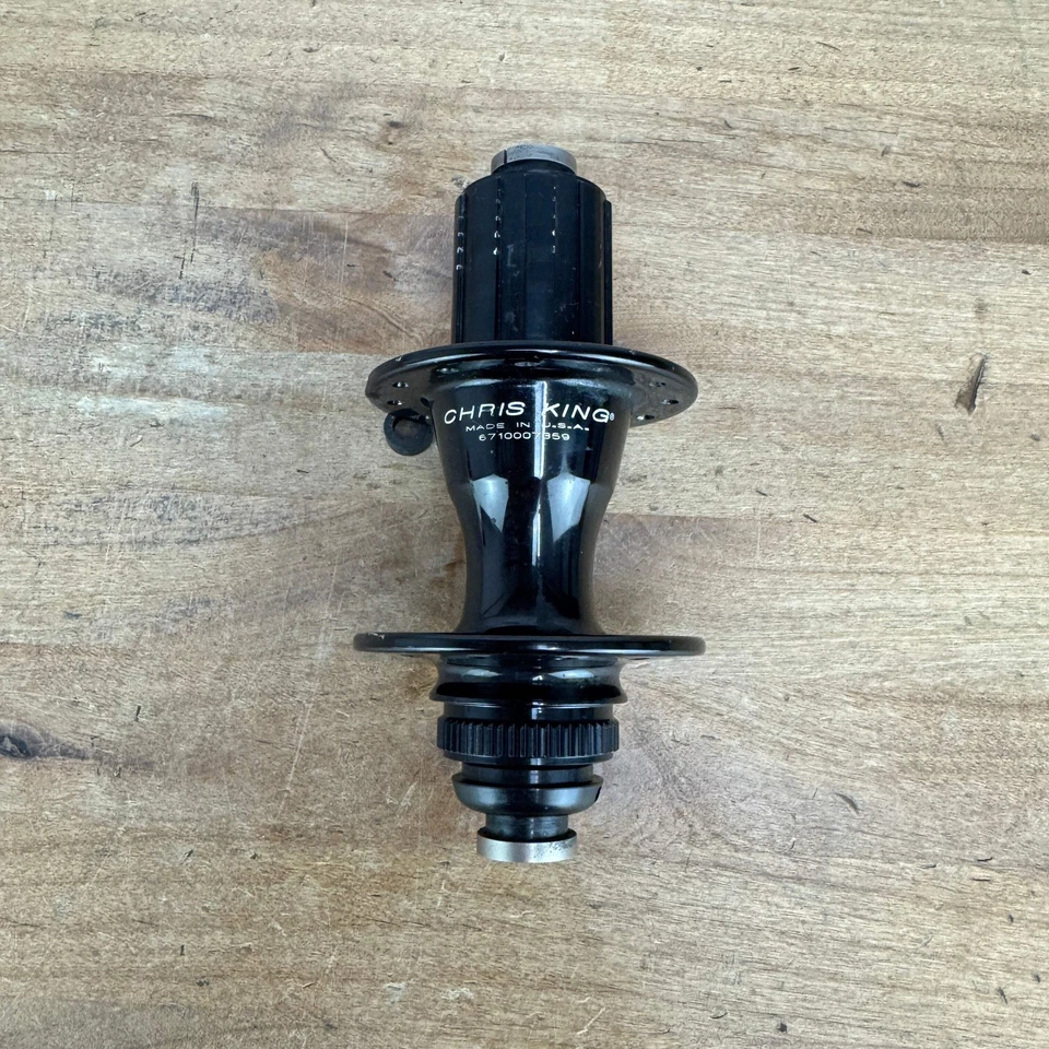 ¡Ligero uso! Buje de freno de disco trasero Chris King R45D negro brillante 12 mm x 148 mm 263 g Foto 3 de 4