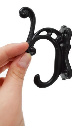 Stunning Ornate Cast Iron Coat Hook Or Hat Hook - Picture 2 of 2
