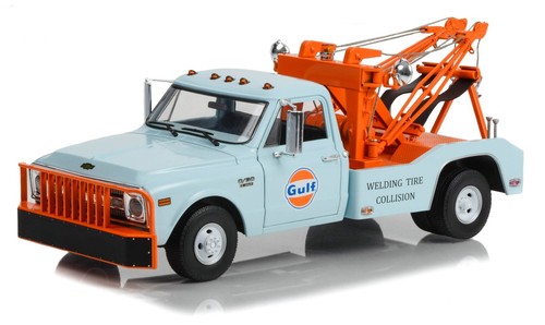 1:18 GREENLIGHT *GULF OIL* 1970 CHEVROLET C-30 COOTER'S WRECKER NIB - Picture 2 of 3
