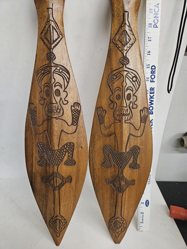 Vintage Pair Of Handcarved American Tribal Paddles - Picture 2 of 10