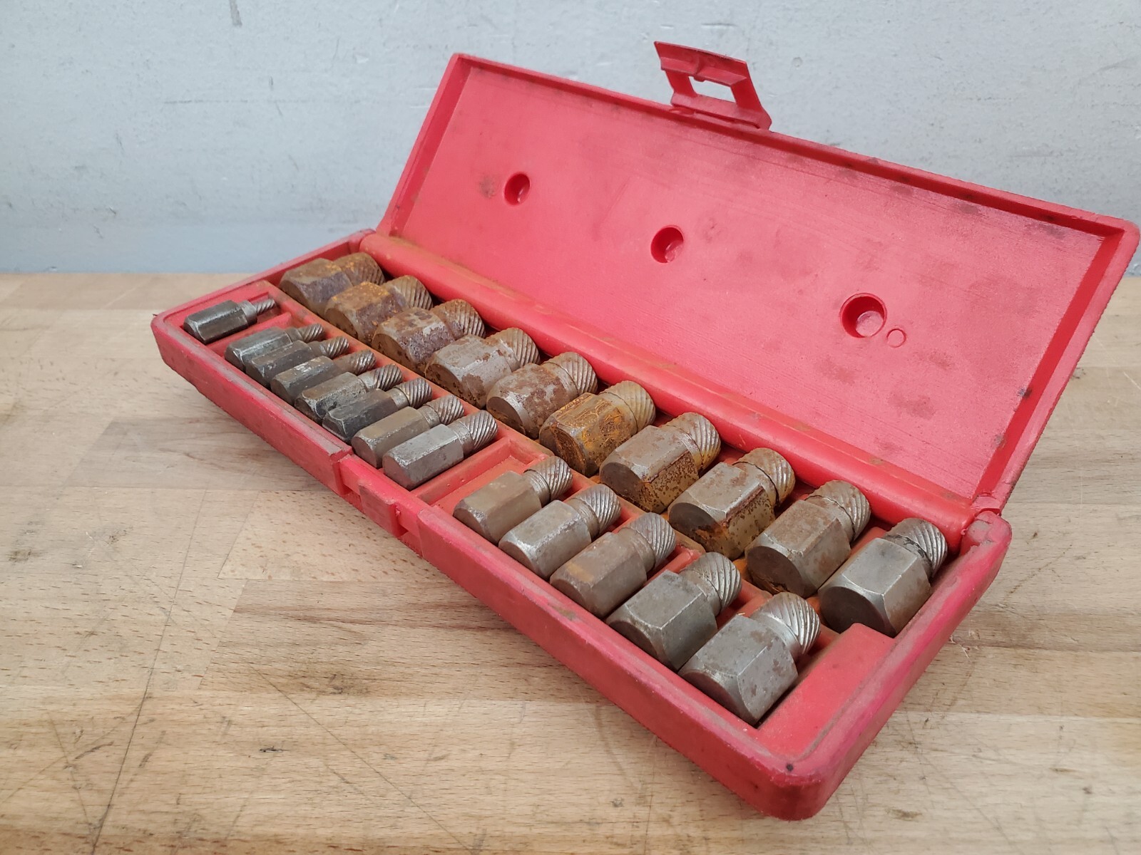 Snapon Tools REX25A 25 Piece Screw Extractor Set In Case 1/8”7/8” (2