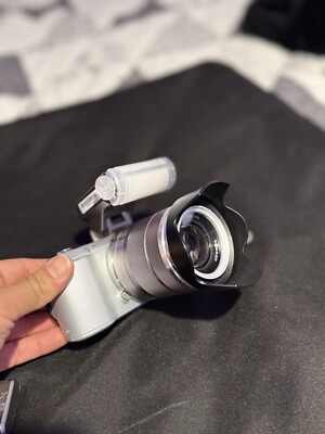 AMAZING DEAL!Sony NEX-C3 Camera   Used but in Excellent Condition