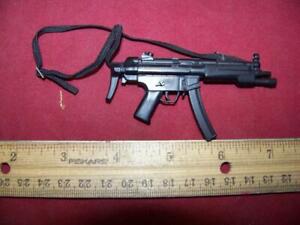 Miniature 1/6th Scale MP5 w/2 x Clips - Justice Fighters