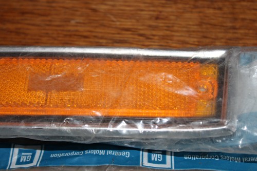 1981-87 Chevrolet GMC Truck LH Front Side Marker Light Gm 915557 C/K Blazer NOS - Picture 7 of 15