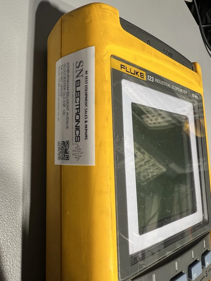 fluke scopemeter 123 20MHz Multimeter Built in Oscilloscope Tested Working  - Image 4 of 4