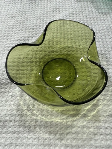 Vintage Anchor Hocking Trifold Avacado Green Glass Candy Dish