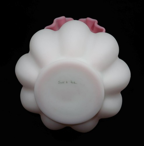 Vintage Scott K FENTON Satin Pink Melon Peach Blow Double Ruffled Vase, Signed - Picture 6 of 7
