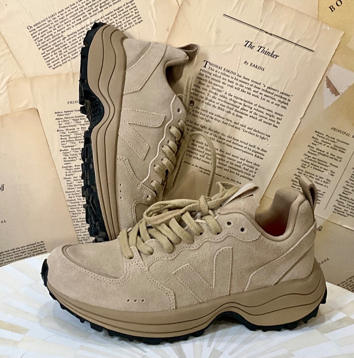 Free People VEJA Venturi Sneakers Tan Suede Chunky Silhouette 39 NEW