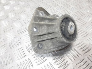 2005 Halterung Hinterachsgetriebe Differentialgetriebe 4E0599133G GUST23558