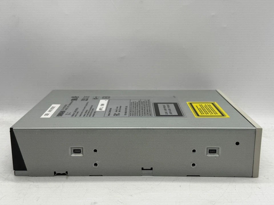 Yamaha CDR400AT-NB CD Recorder Drive SCSI, 4x Record, 6x Read - Image 3 of 4