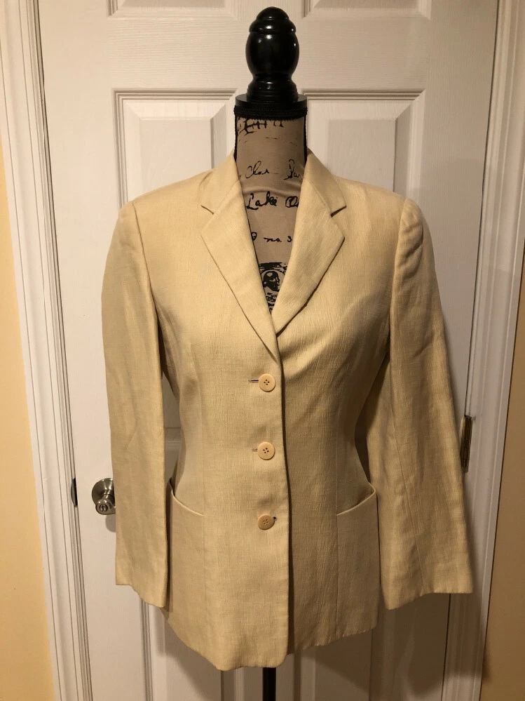 【Giorgio Armani】ベージュジャケット 38 Giorgio Armani 38 Size Suits & Suit Separates for Women for sale