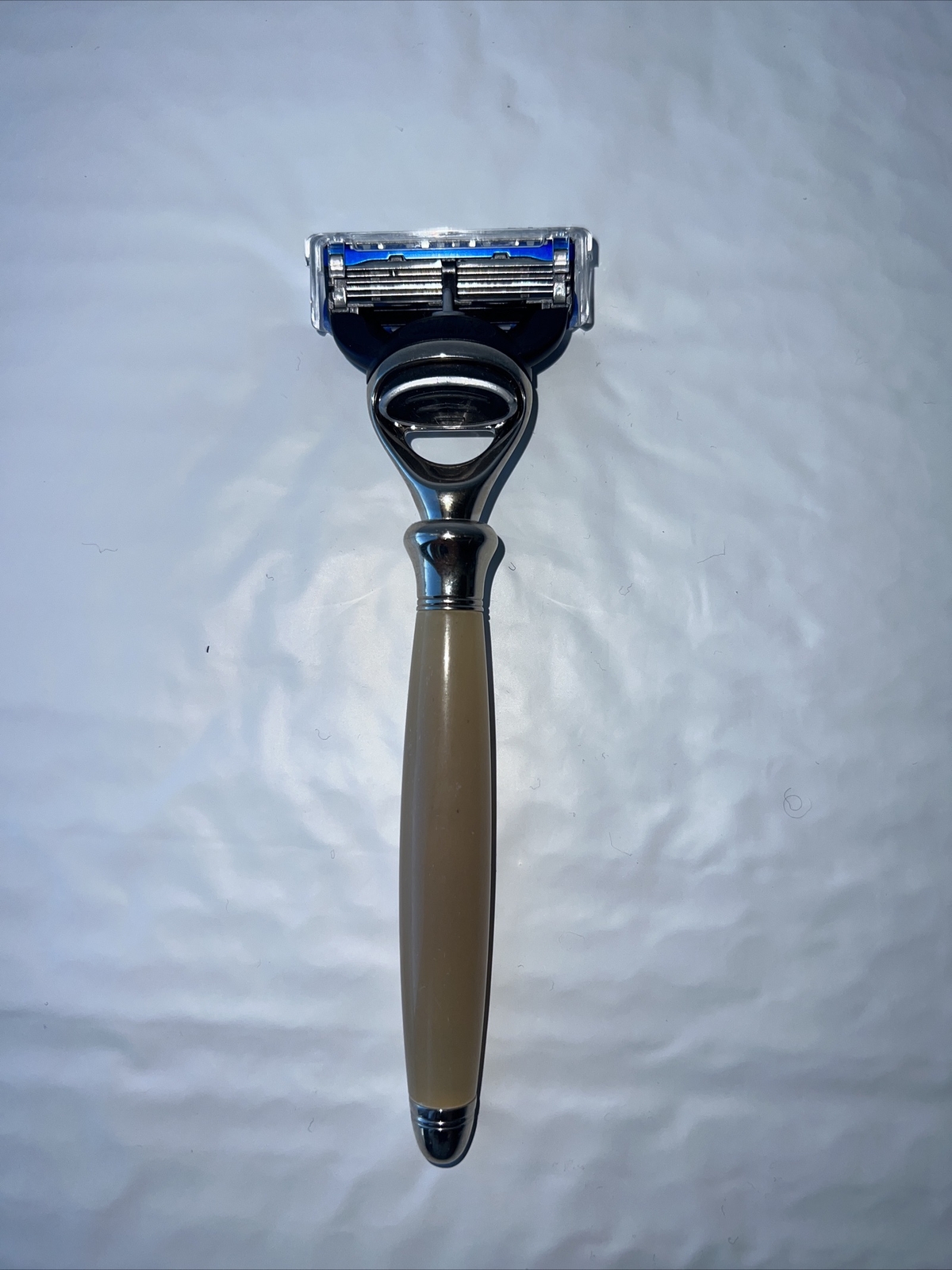 The Art Of Shaving Fusion Horn Razor With Luxury Stand And Horn Brush ...