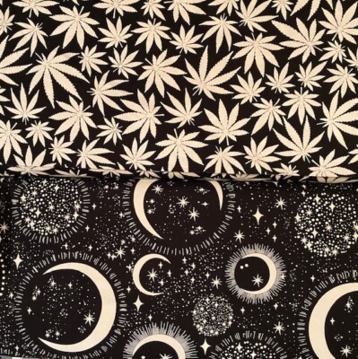 Timeless Treasures Glow In The Dark Stoffe 1/2 Meter verkauft