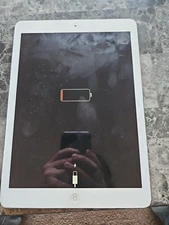 Apple iPad Air 1st Gen. 32GB, Wi-Fi, 9.7in - Silver A1474 Untested