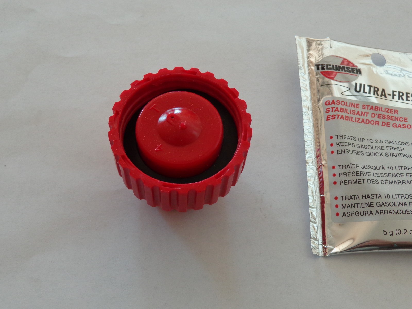 Tecumseh engine 34210 GAS CAP GENUINE OEM with FREE PACKET OF ULTRA FRESH 