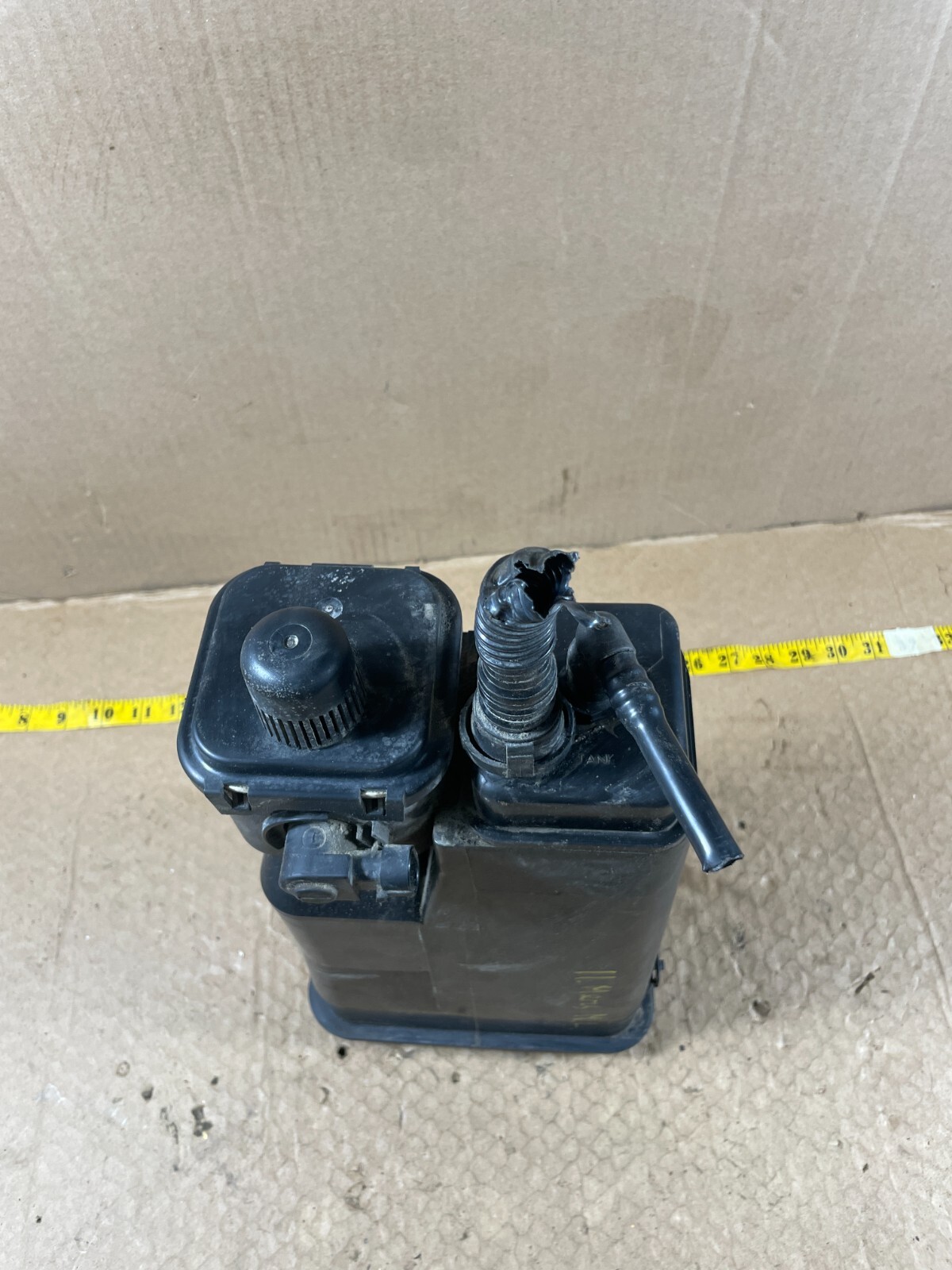 2006-2013 Mercedes-Benz ML350 GL450 Fuel EVAP Charcoal Canister Box Vapor OEM .