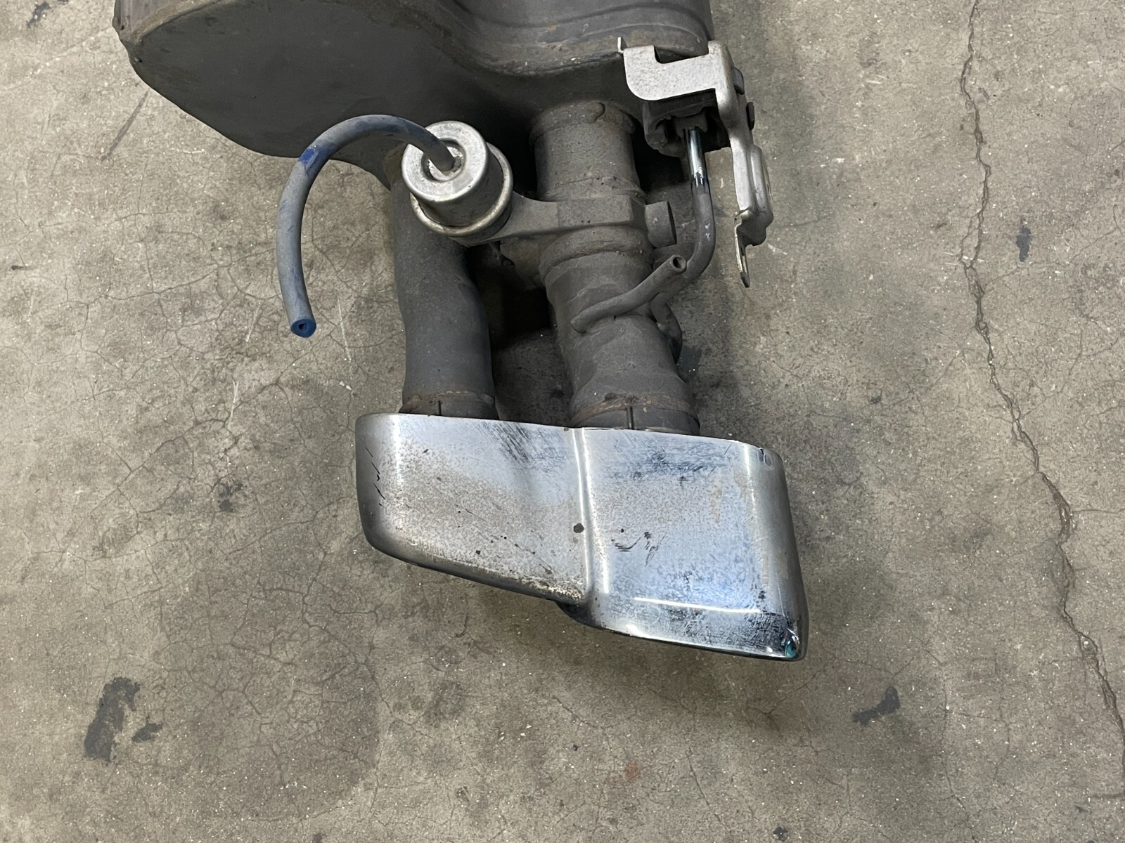 14-17 Maserati Quattroporte GTS Rear Left Exhaust Muffler W/Tip 3.8L 1574 OEM