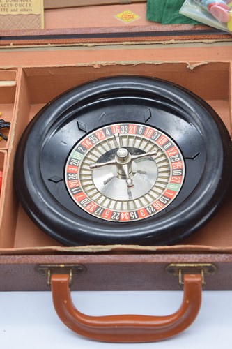 Lowe Portable Multi Game Case Roulette Horse Race Chess Backgammon Incomplete - Picture 5 of 8