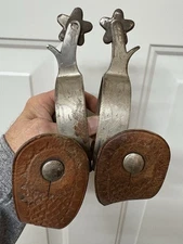 Old Crockett Spurs & Straps