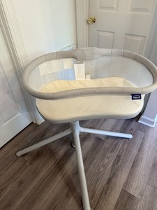HALO Convertible Bedside Sleeper Bassinet Breathable Mesh, Height Adj Gray/White