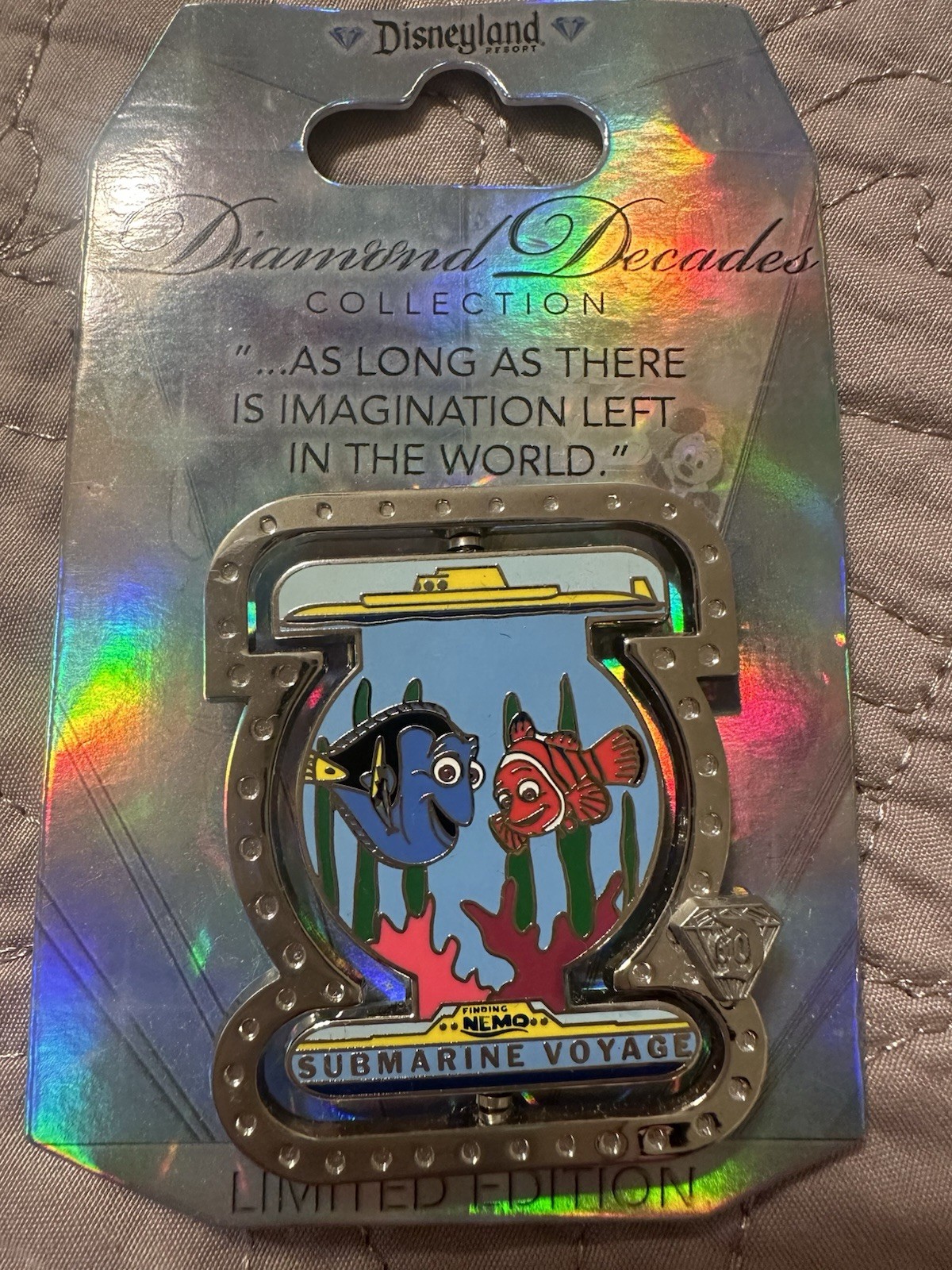 DL Finding Nemo Submarine Voyage Diamond Decades Collection pin LE 3000