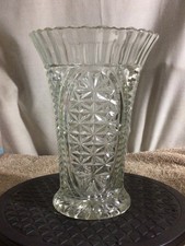 Vtg Clear Glass Tall Scallop Rim Decorative Vase Very Heavy pre-owned 8.5" tall