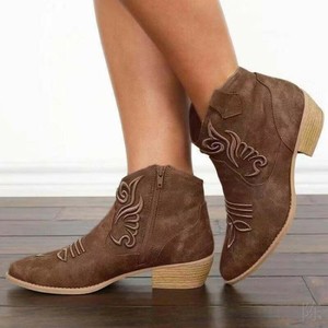 womens trendy boots