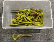 27 pack- 8" Single Tail Grubs- Purple Chartreuse 