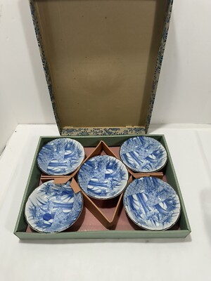 Vintage Japan Blue White Iris Flower Cereal/Soup Bowls Set of 5 Porcelain Bowls