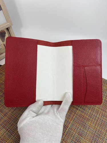 Custodia a libro IL BISONTE passaporto colore rosso pelle con custodia usata - Foto 5 di 13